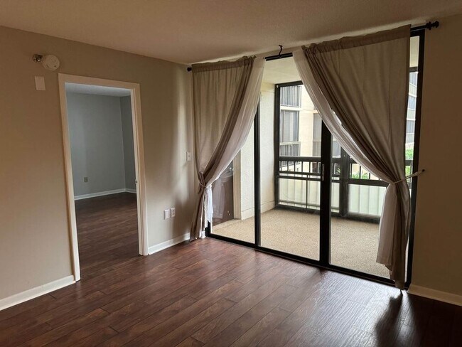3006 Caring Way Unidad 211