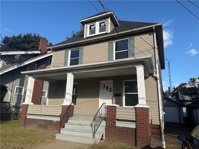 Building Photo - 204 Broad Ave NW