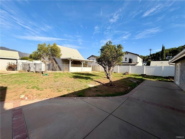 Photo - 13416 Glenoaks Blvd