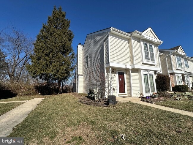 Photo - 326 Lancaster Square