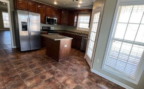 Photo - "Charming 3-Bedroom Home with 2 Baths and 1600 Sq Ft of Comfort in Jonesboro!"