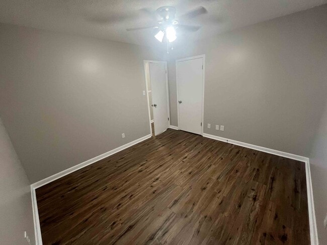 Photo - 512 Blaine Dr SW