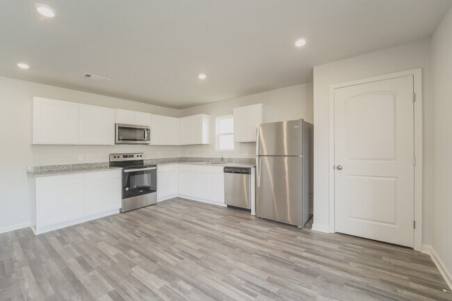 Photo - 671 Farmstead Trail