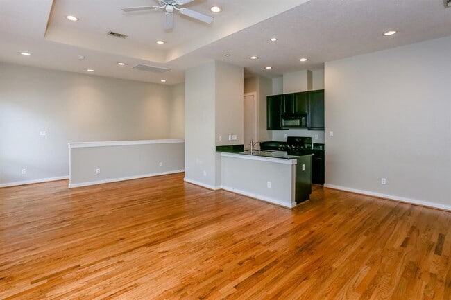 Building Photo - 4030 Center St