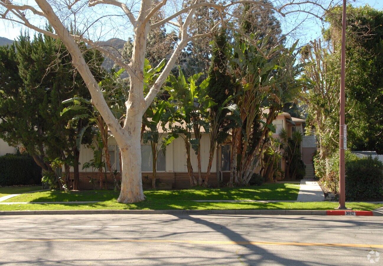 Photo - 3012 W Riverside Dr Apartments
