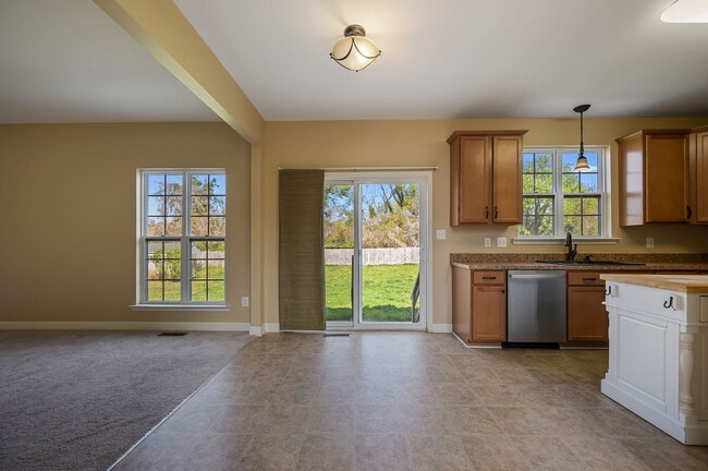 Photo - 463 Quail Landing Cir