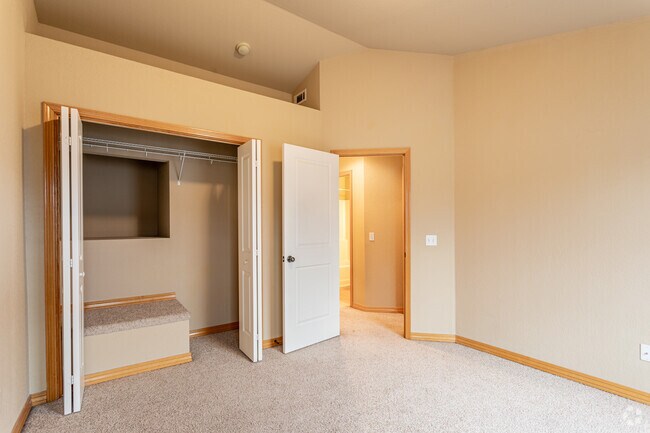 2BR, 2BA - 1242 SF - Condo - Hawkins House at Shiloh