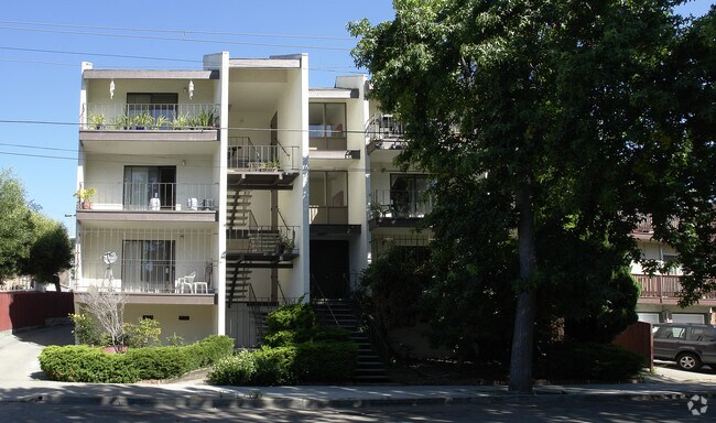 Photo - 321 Athol Ave Apartments