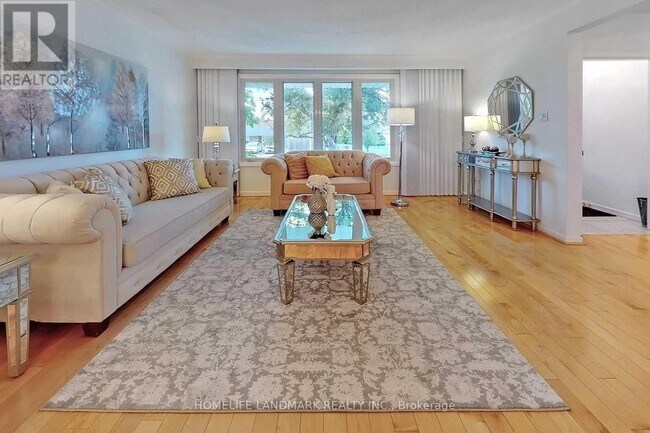 Photo - 117 Clansman Blvd.