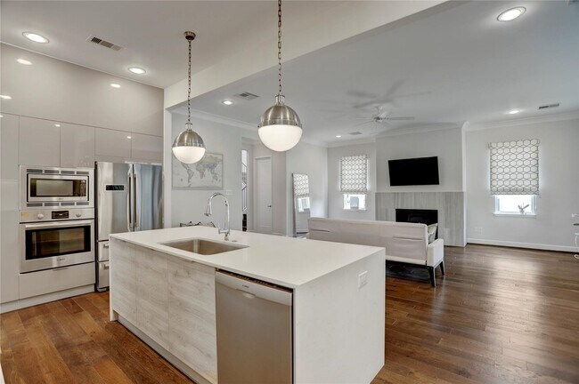 Photo - 1715 Maravilla Dr