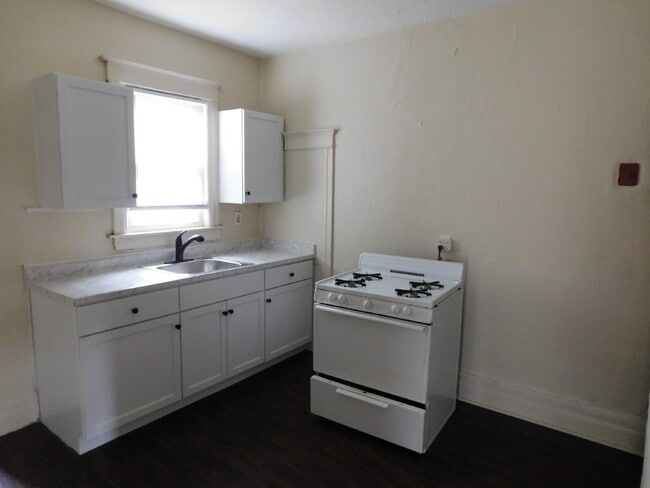 Photo - Newly Remodeled 1st Floor Apartment Near Downtown Mt Clemens Unit 2