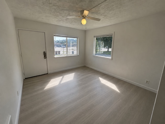 Elm Apartments in Browne's Addition!