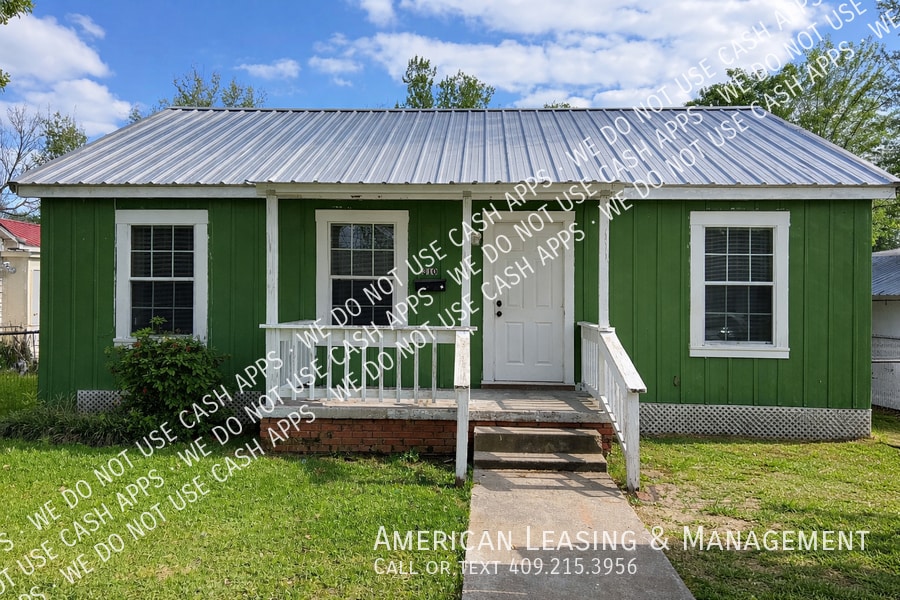 Photo - 310 Cousart St