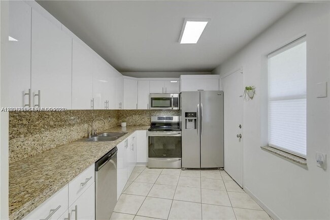 Photo - 1351 NE 191st St Unit E117