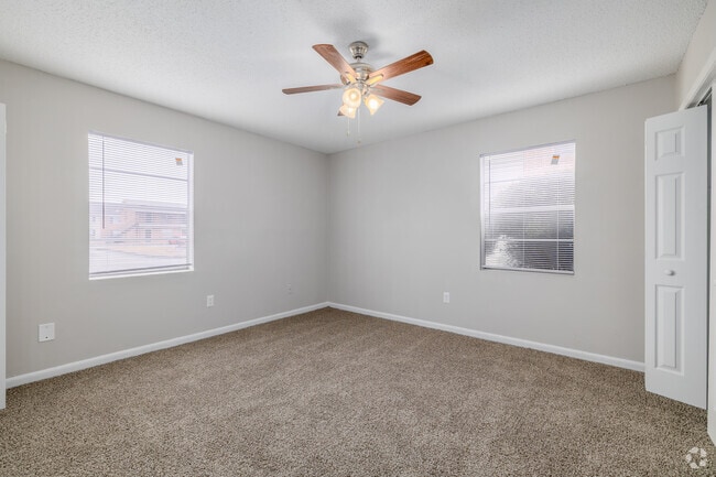 2BR, 1BA - 888SF - Bedroom