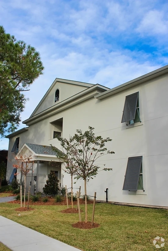 Building Photo - Avenue Walk Apartments