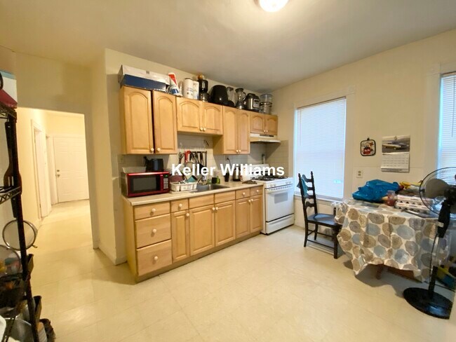 Building Photo - 14 Elder St Rental