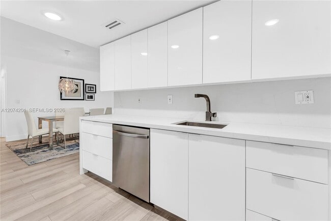 Photo - 300 Bayview Dr Unit 214