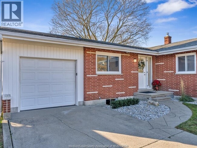 Photo - 8 Gladstone Ave