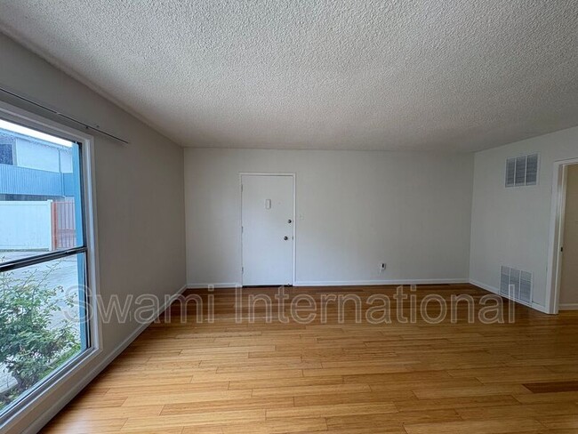 Photo - 2700 W El Segundo Blvd Unit #03