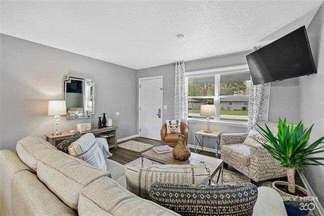 Photo - 110 SE 13th St