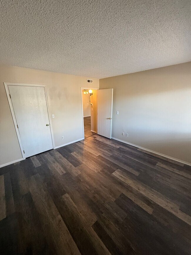Photo - Updated first-floor condo - 1 bed 1 bath Unit 10-102