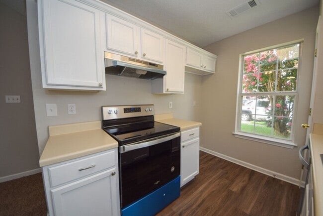 Photo - UPDATED and cute 2 bed 2 bath home.