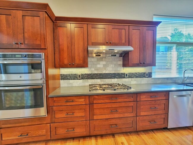 Photo - Beautiful 5 Bed 2.75 Bath Home in Fairwood, Renton