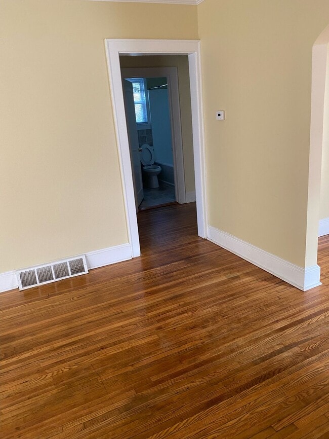 Photo - 114 Hawthorne Ln