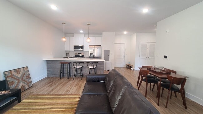 Photo - 111 75th St Unidad 205