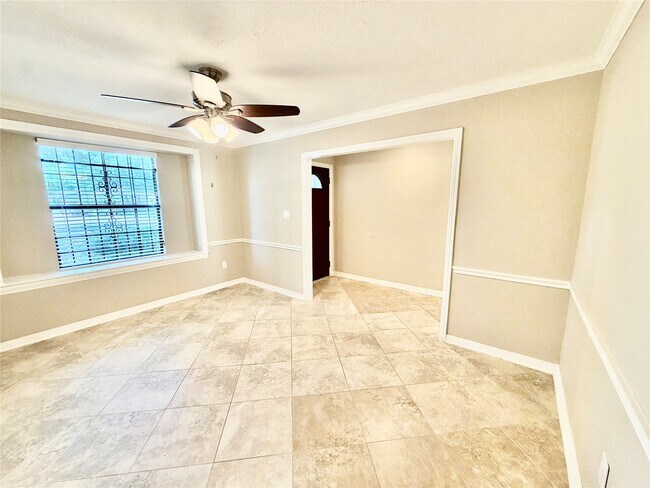 Photo - 5838 Ludington Dr