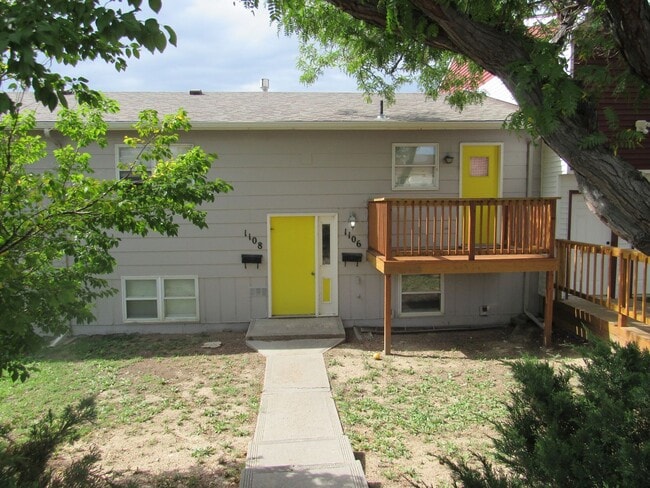Building Photo - Affordable 2 Bedroom Apartment Unit 1106