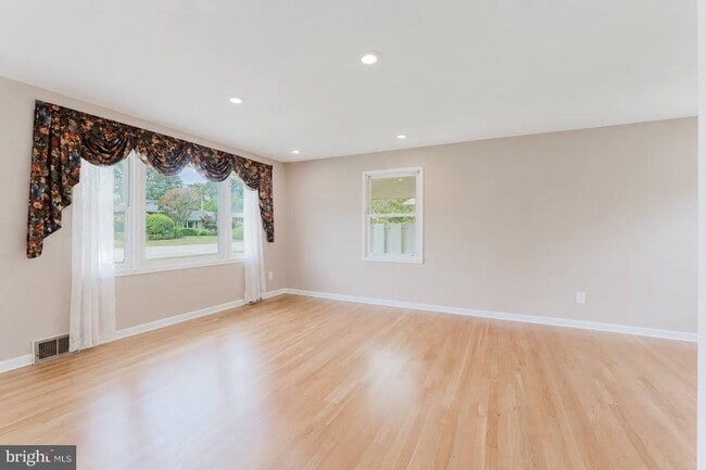 Photo - 10914 Woodhaven Dr