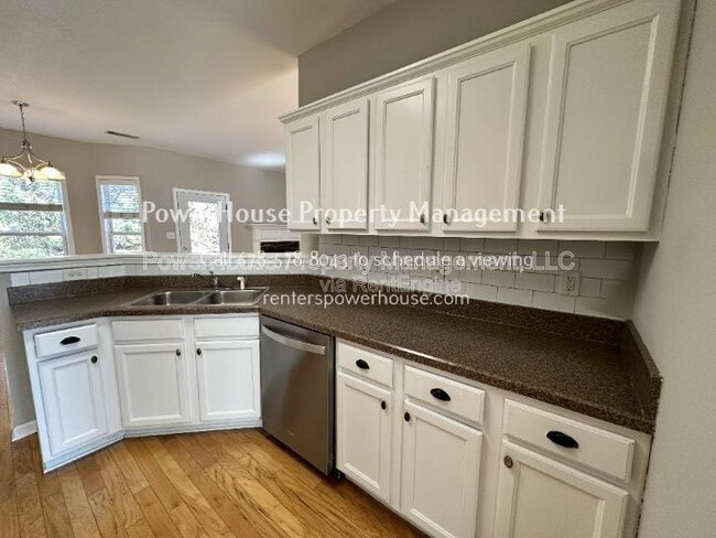Photo - 2403 Walnut Tree Ln
