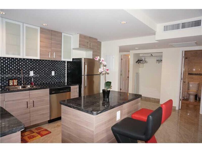 Photo - 19370 Collins Ave Unidad 1007