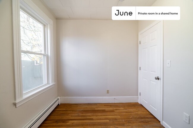 Private bedroom in 3 bed/1 bath Home - Private bedroom in 3 bed/1 bath Home Unidad B