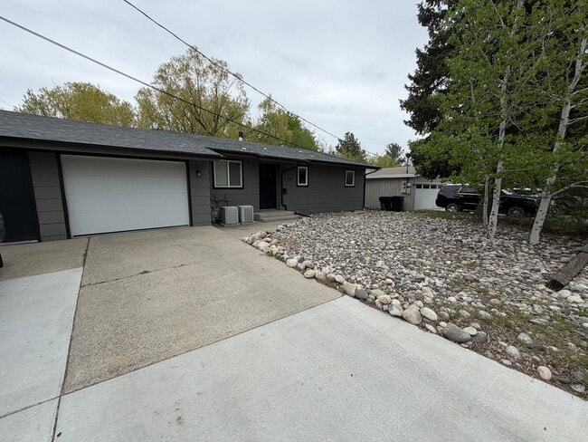 Building Photo - 1341 Clark Ave