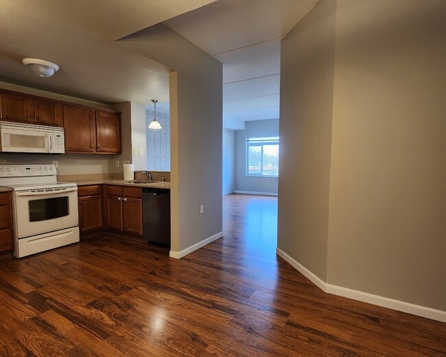 4 kitchen - 400 N Richmond St Unit #311