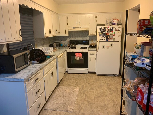 Photo - 2 Br / 1 Ba TH w/ 1-Car Garage in Brooklyn...