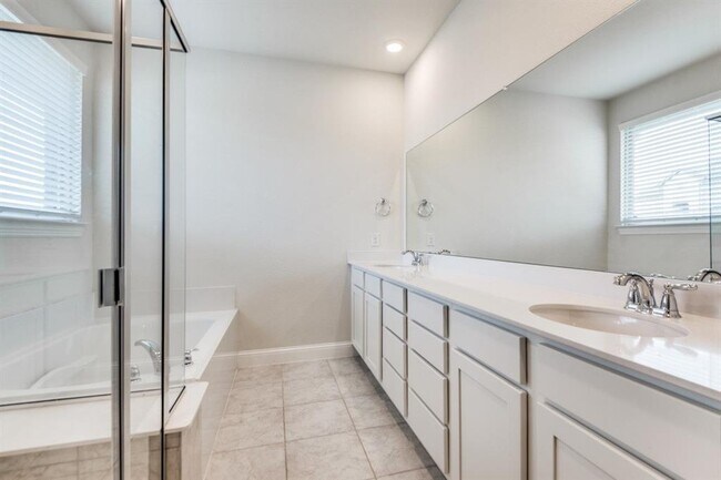 Photo - 6100 Brunswick Dr