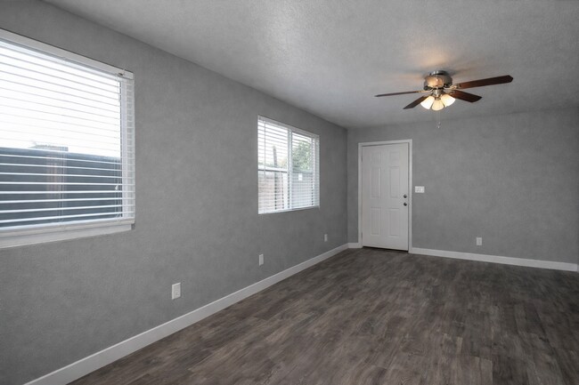 2110 W Mariposa St Unit 1