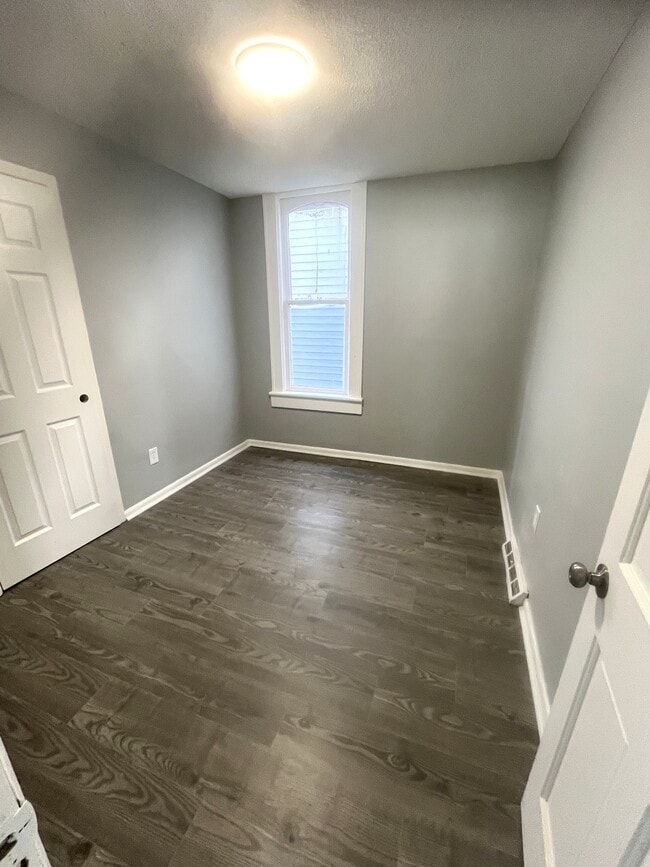 Photo - 417 W 17th St Unit 1