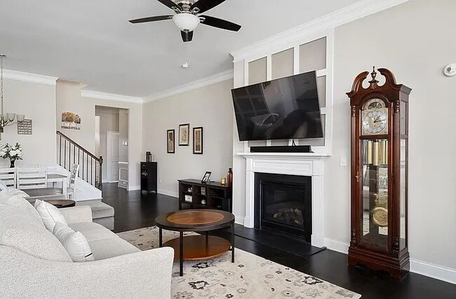 Photo - Spacious 4-Bedroom Retreat with 3 Full Baths in Anderson's Prime Location!