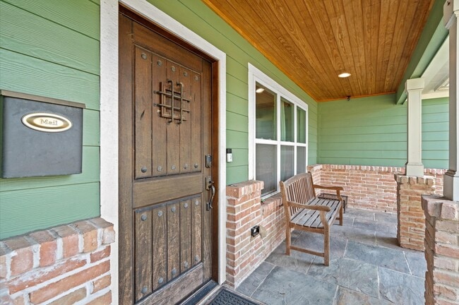 Building Photo - 1526 Adkins Rd Rental