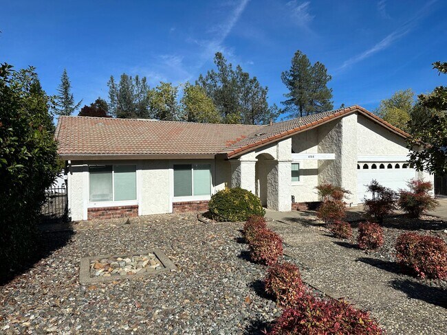 Photo - Mature dog considered. Nice home, convenient location off Placer & Wisconsin, Rdg.