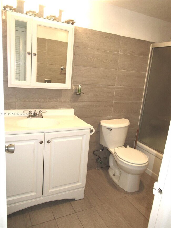 Photo - 581 Blue Heron Dr Unidad 309-B