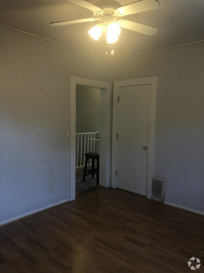 Building Photo - 290 Lincoln St Unit 3 Rental
