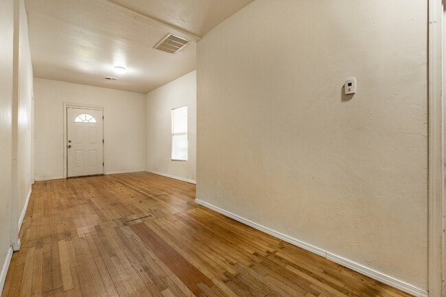 Photo - 1704 NW 33rd St