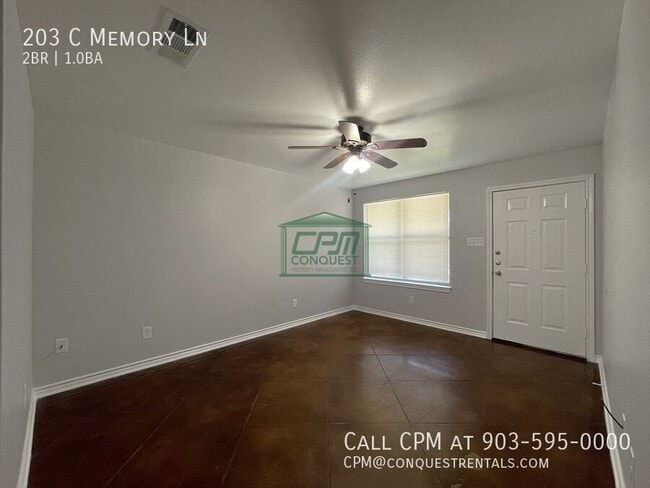 Photo - 203 Memory Ln