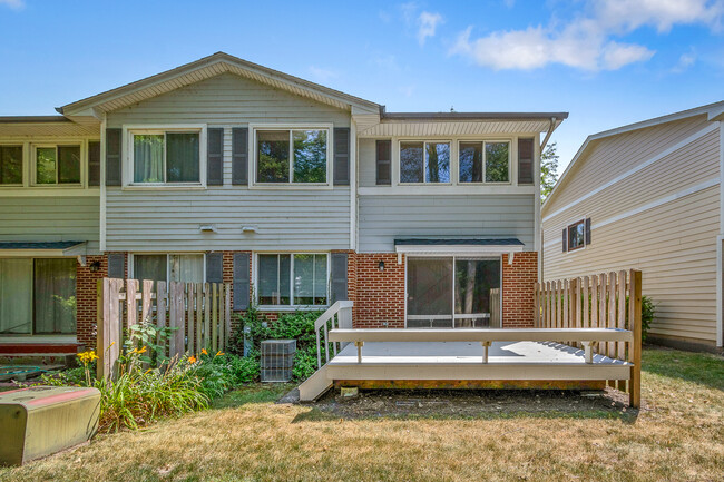 Photo - 834 Swallow St Townhome